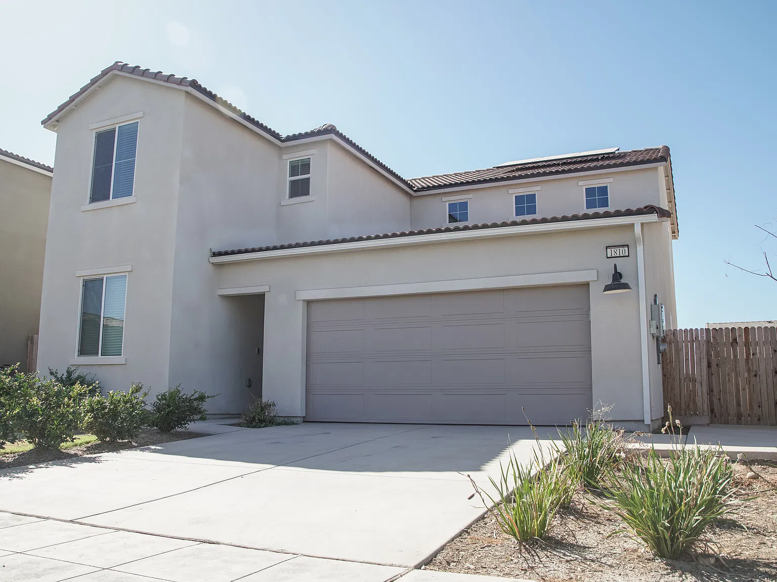 4 bed, 2241 sqft, $2,900 — Photo 2
