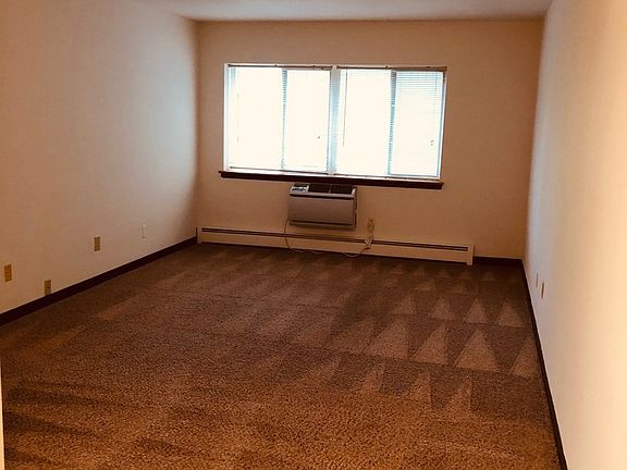 4th image of 2570 N Maryland Ave APT 204