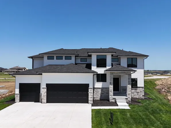 19606 Jaynes St, Elkhorn, NE 68022