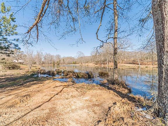 2nd image of 2811 High Shoals Rd