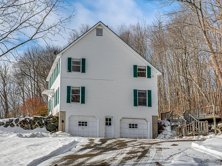 470 Maple St — Photo 35
