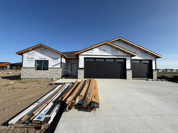200 Paradise Dr, Bismarck, ND 58504