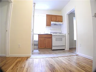 Rented by R New York