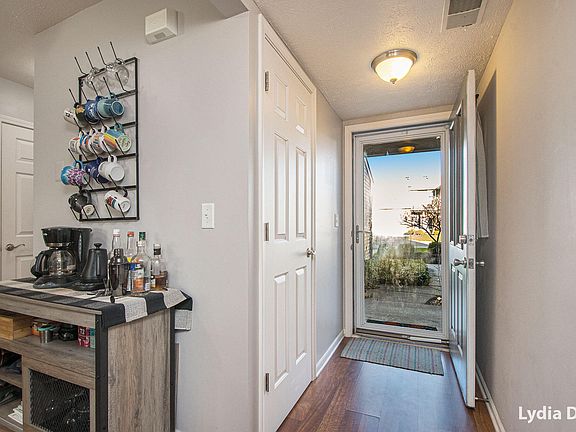 4th image of 4034 Rivertown Ln SW