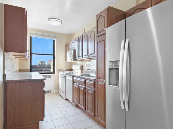 98-120 Queens Boulevard image 11 of 11