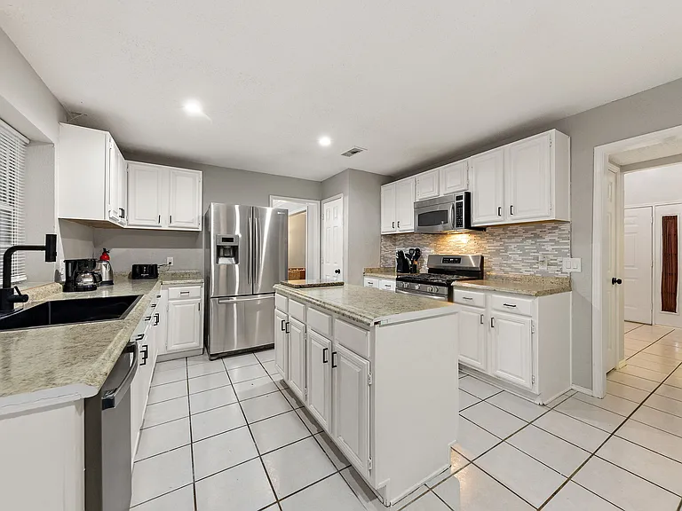 509 Newberry St — Photo 14