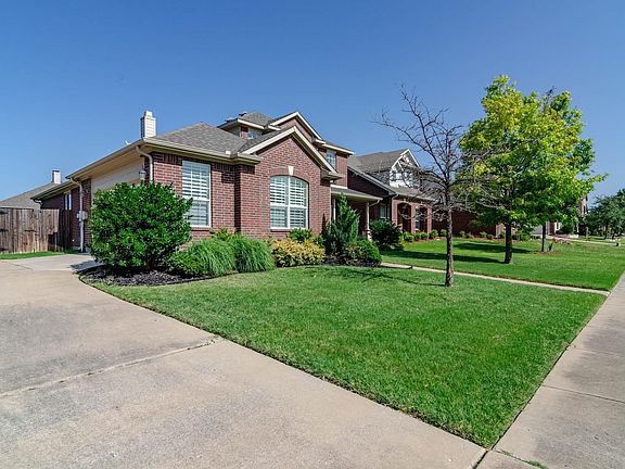 3rd image of 609 Tuskegee Dr