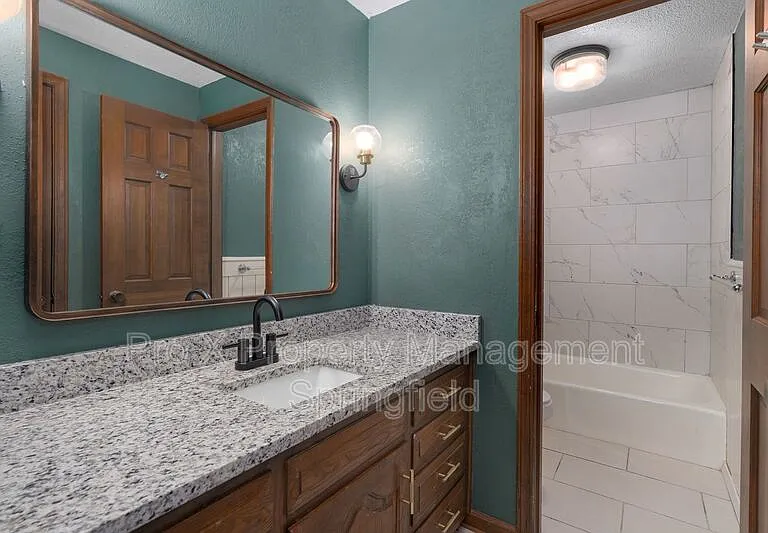3332 S Southlyn Pl — Photo 18