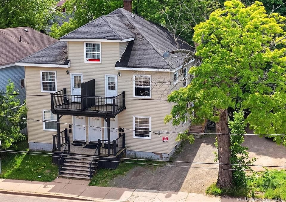 1st image of 260 Robinson St
