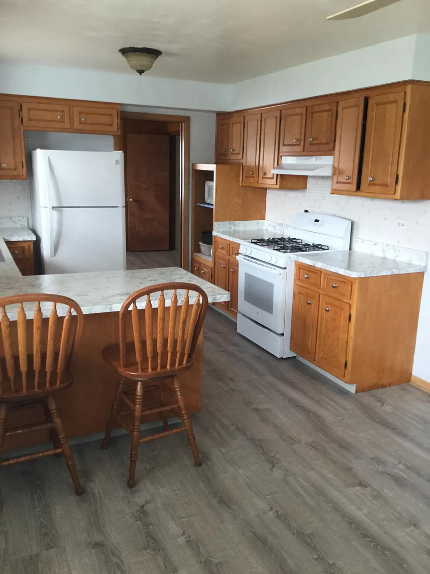 542 Houston St photo 1