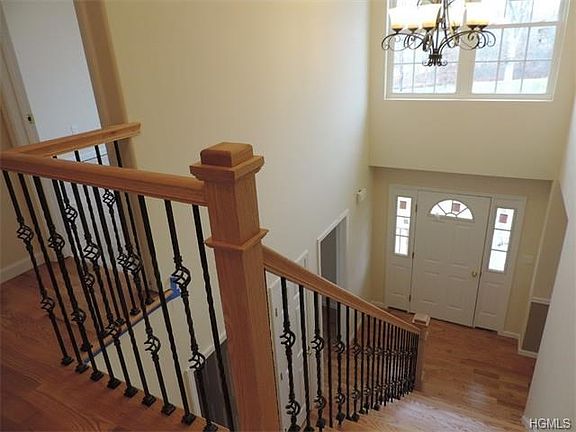 4th image of 6 Trotter Ln