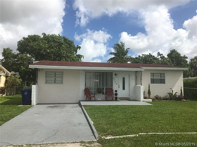 Home For Sale In Welwyn Manor