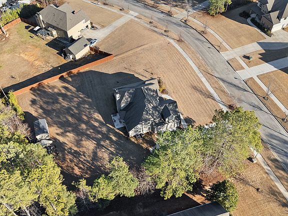 5th image of 170 Homestead Cir