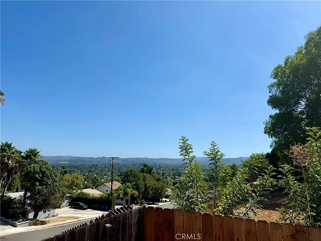 3 bed, 1598 sqft, $5,500 — Photo 2