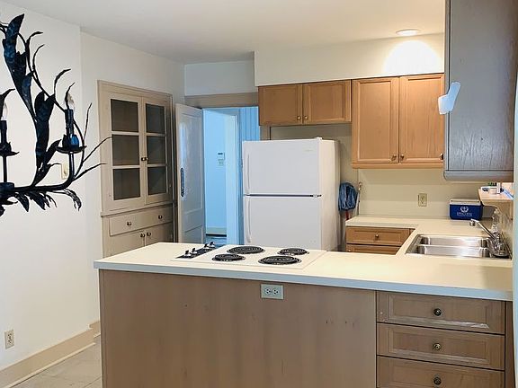 4th image of 5507 Country Club Blvd
