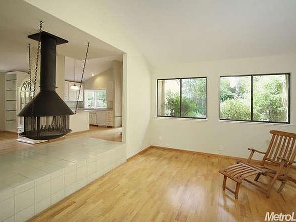 3rd image of 824 Pamplona Ave