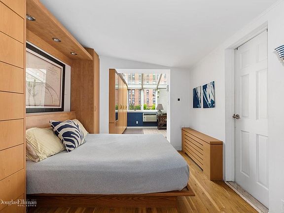 5th image of 426 W 23rd St APT 5F