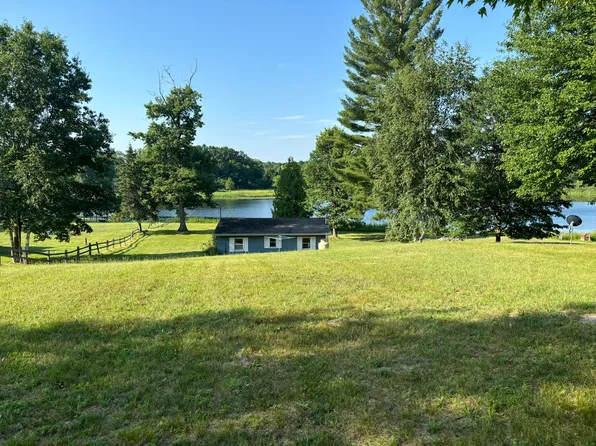 8477 E Gressley Rd, Hesperia, MI 49421