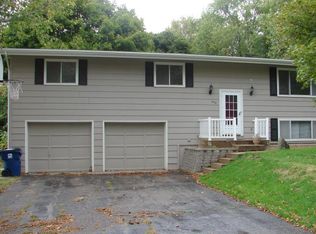 242 Mandalay Dr, Kalamazoo, MI 49009