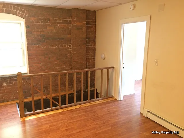 79 Hawley St #D — Photo 5