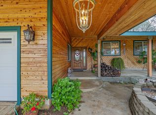 17230 Flowers Ln, Anderson, CA 96007