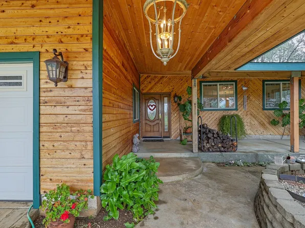 17230 Flowers Ln, Anderson, CA 96007