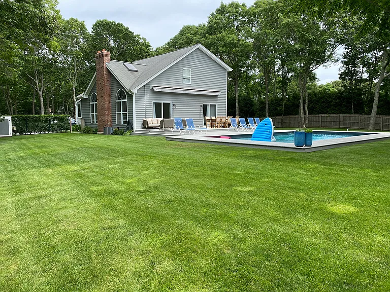 4 Rosemaries Ln — Photo 3
