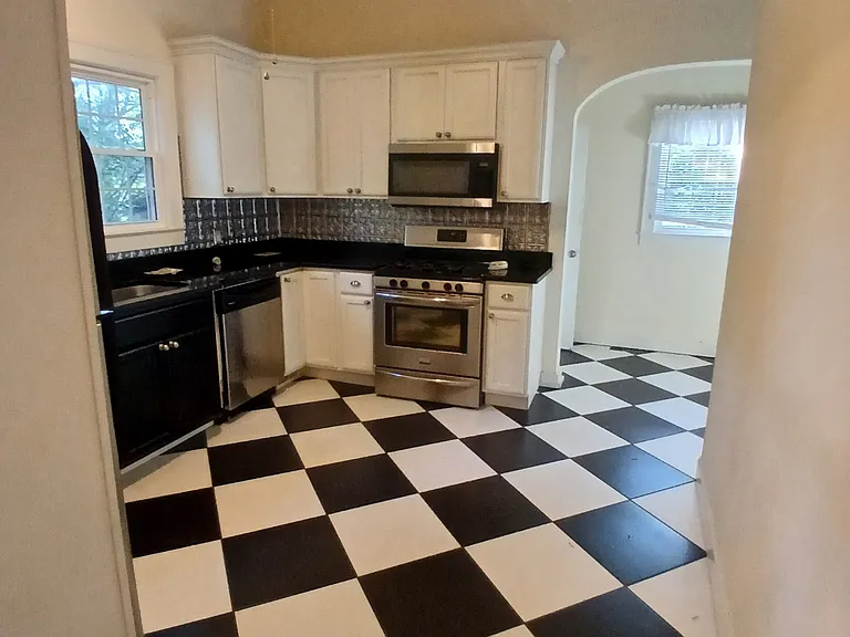 1340 Harle Ave NW — Photo 7