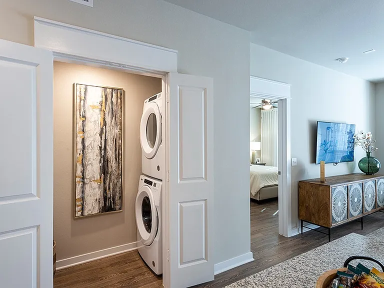 D Model (2 Bedroom, 2 Bath)