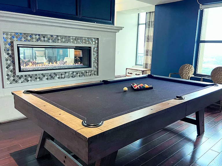 Penthouse Lounge
