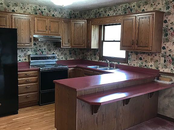 5th image of 815 E Barachel Ln