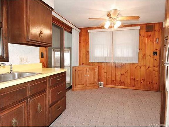 2nd image of 1668 Parker Blvd