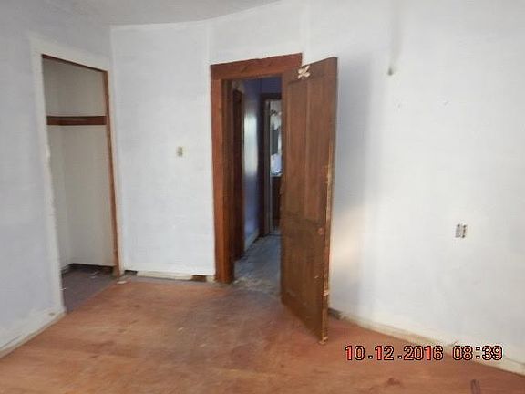 2nd image of 303 W Liberty St