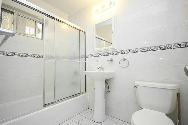 Rented by Modern Spaces | media 3