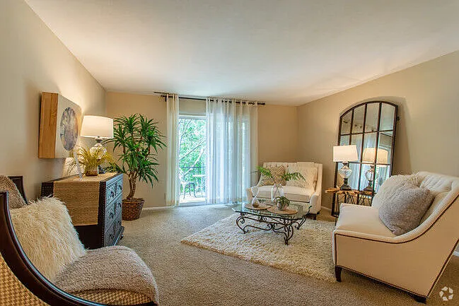 Beau Jardin Apartments — Photo 2
