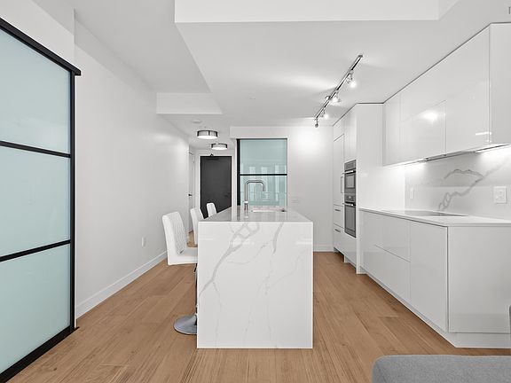 4th image of 1650 Granville St Unit 1006