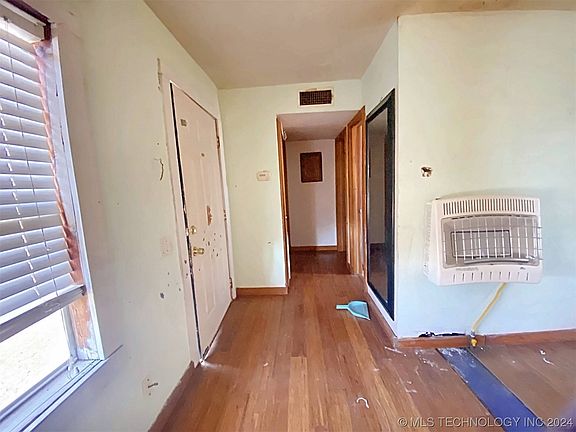 2nd image of 1374 Shady Ln