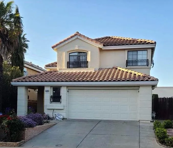 5009 Felicia Way photo 1