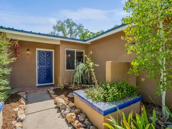 2400 Camino Capitan, Santa Fe, NM 87505