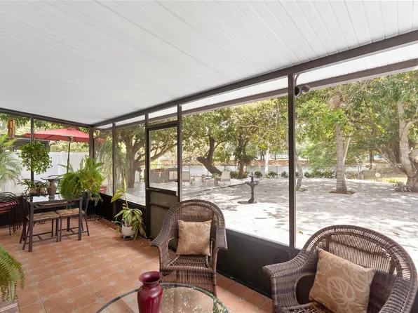 8350 SW 12th Street, Pembroke Pines, FL 33025