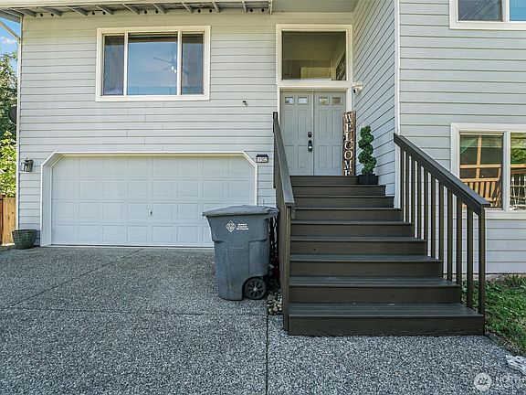 2nd image of 11502 205th Ave E