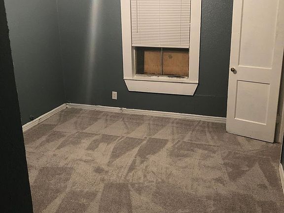 3rd image of 3210 Garden Ln