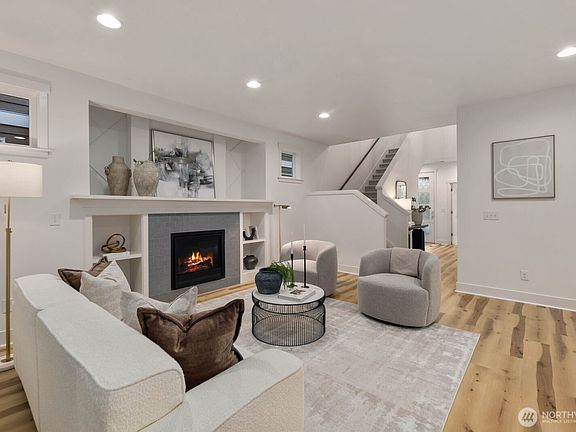 5th image of 13427 Edmunds Parkway E
