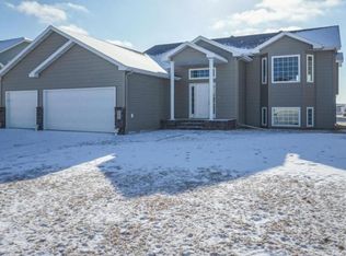 4262 28th Ave S, Fargo, ND 58104