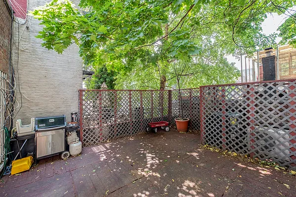 Rented by Bold New York | media 26