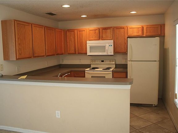 3rd image of 239 Owenshire Cir
