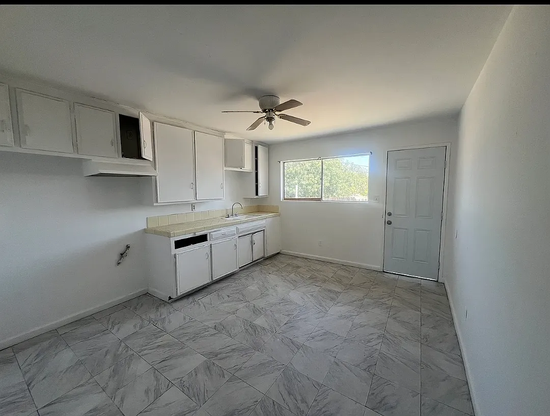 2 bed, 760 sqft, $1,150 — Photo 2