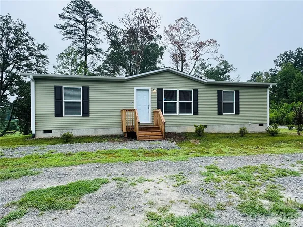 290 Poppy Acres Ln, East Flat Rock, NC 28726