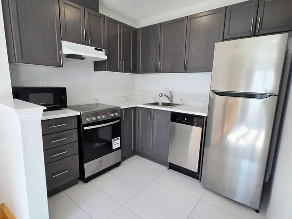 9 Waterleaf Rd, Markham, ON L6B 0Z3