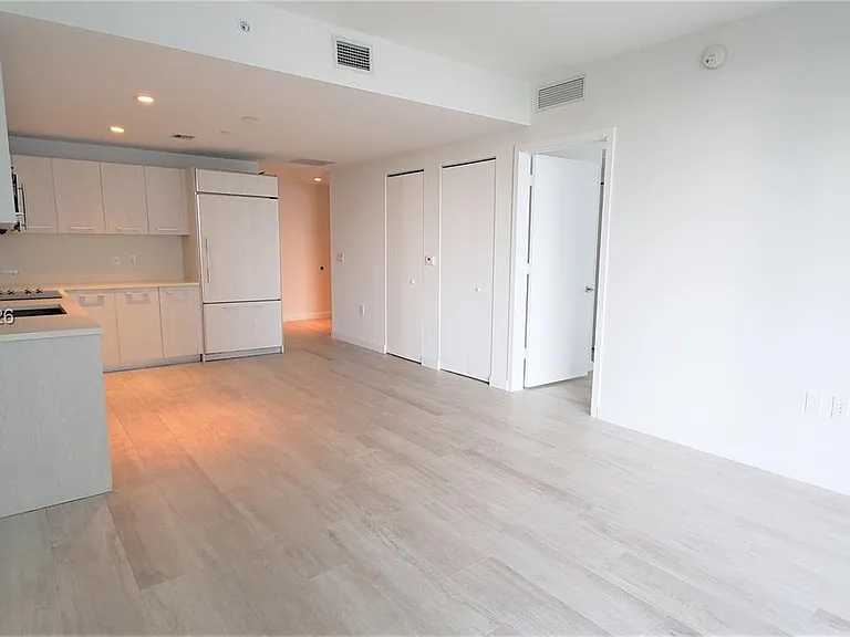 55 SW 9th St #3610 — Photo 6